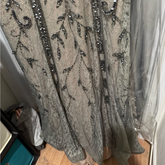 NWT Ivonne D for Mon Cheri 119D42 beaded lace trumpet gown - Picture 9 of 15